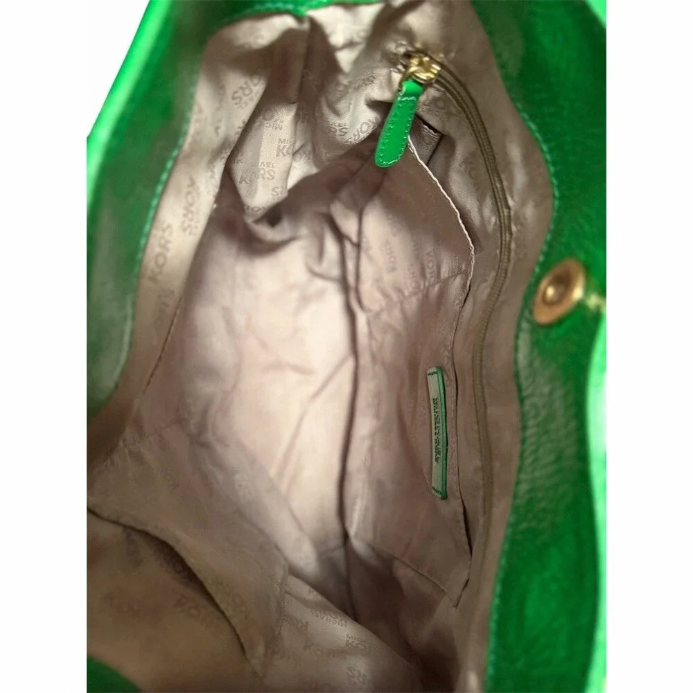 Michael Kors Green Jet Set Patent Leather Tote Bag - Picture 6 of 7